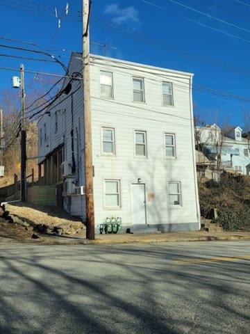פיטסבורג California Ave - 2 Bedroom - Home Away From Home! מראה חיצוני תמונה