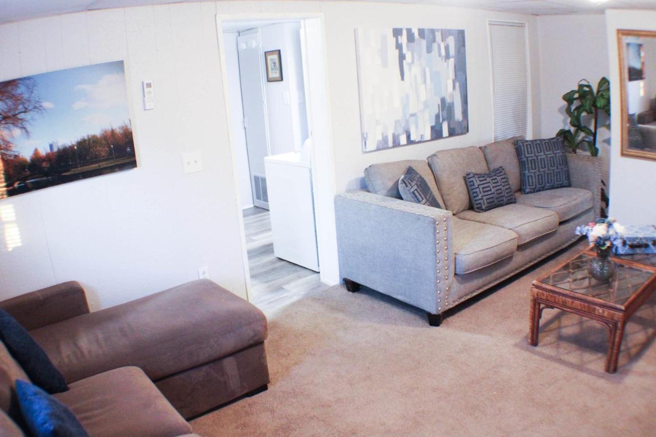 פיטסבורג California Ave - 2 Bedroom - Home Away From Home! מראה חיצוני תמונה